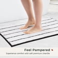 thumbnail image 2 of Juego de alfombras de baño FRESHMINT Stripe Chenille, 2 piezas, color blanco, 2 of 6