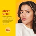 thumbnail image 3 of Bálsamo para labios Burt's Bees, suave y duradero, con forma de hibisco, paquete de 2, 3 of 9