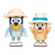 thumbnail image 3 of Paquete de 2 figuras de Bluey: de vacaciones, figuras de 2,5 pulgadas con accesorios, los niños pueden recrear sus momentos favoritos del episodio, las figuras incluyen sombreros extraíbles, 3 of 5