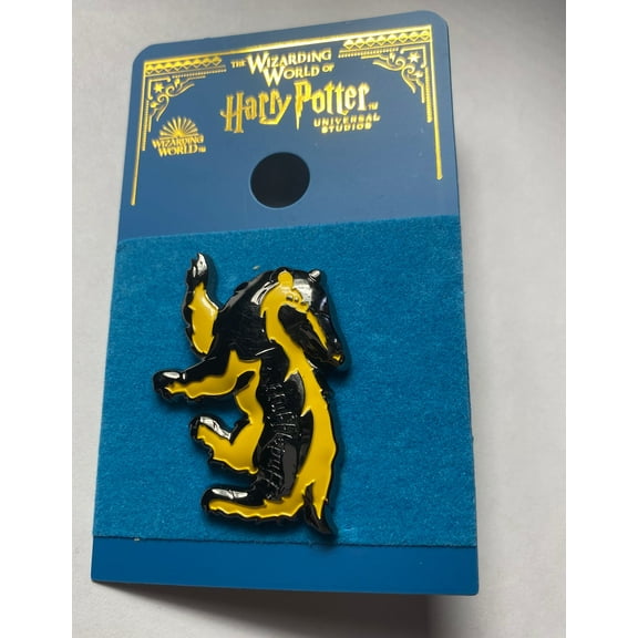 Universal Studios Harry Potter Hufflepuff Molded Mascot Enamel Pin New with Card