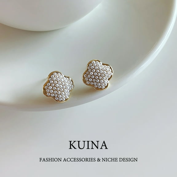 Clover pearl earrings sterling silver needle women's earrings new high-level sense of niche unique gold ear jewelry