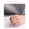 thumbnail image 4 of Qarigey Anillos para hombre, adorno de mano elegante, anillo de acero de titanio para hombre exquisito, accesorio de decoración de moda, Ropa, zapatos y accesorios Miscelánea Negro 17 mm, 4 of 6