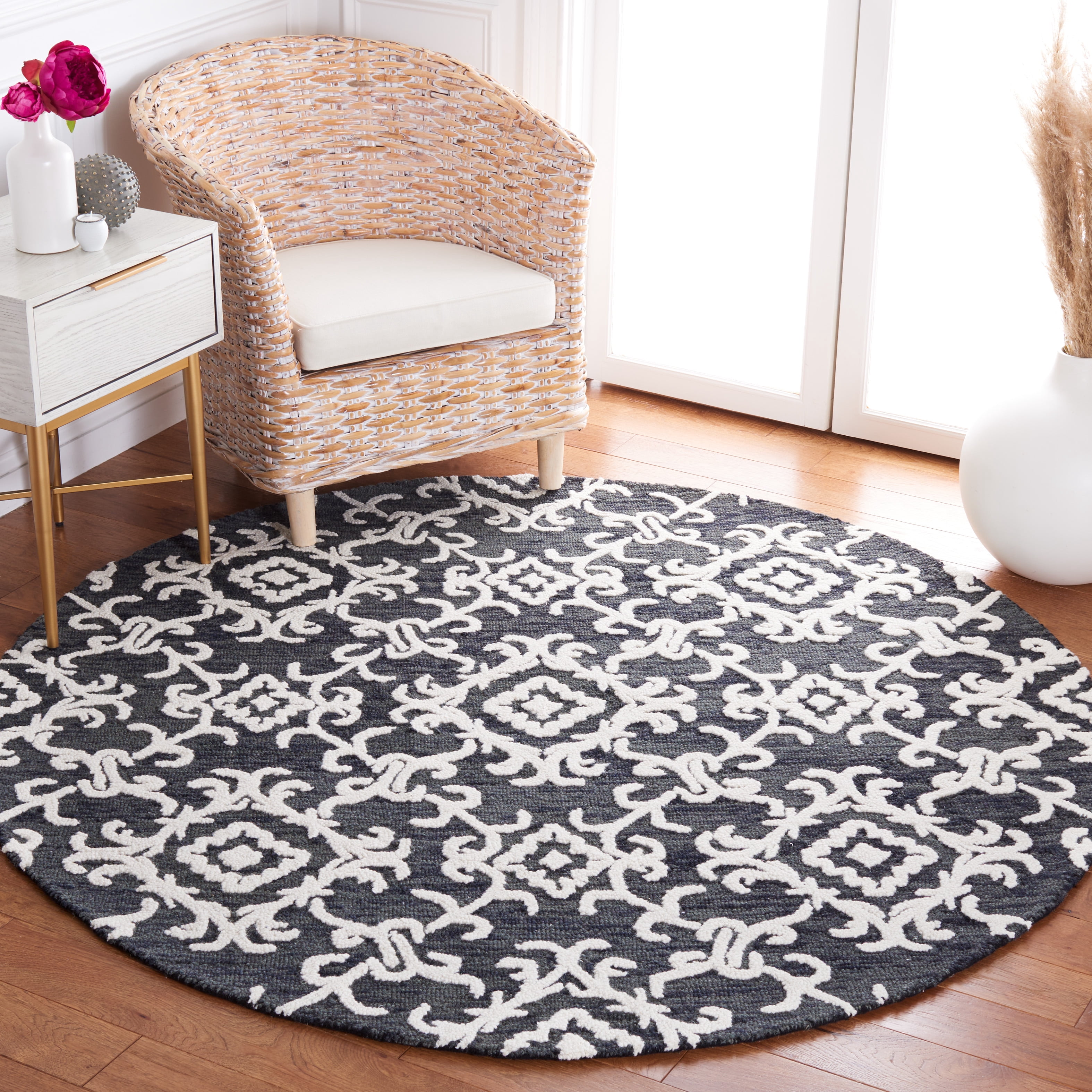 SAFAVIEH Blossom Cletus Geometric Wool Area Rug, Black/Ivory, 6' x 6' Round