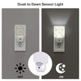 thumbnail image 3 of Balery Chicken Luz Nocturna LED con Sensor Automático, Enchufe con Sensor Crepuscular, Luz Suave de 0.5W para Dormitorio, Pasillo, Baño-US, 3 of 7