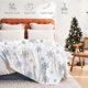 thumbnail image 5 of Manta navideña con copos de nieve azules y estampado blanco, suave y cálida, ideal para sofá cama, camping y festivales., 5 of 6