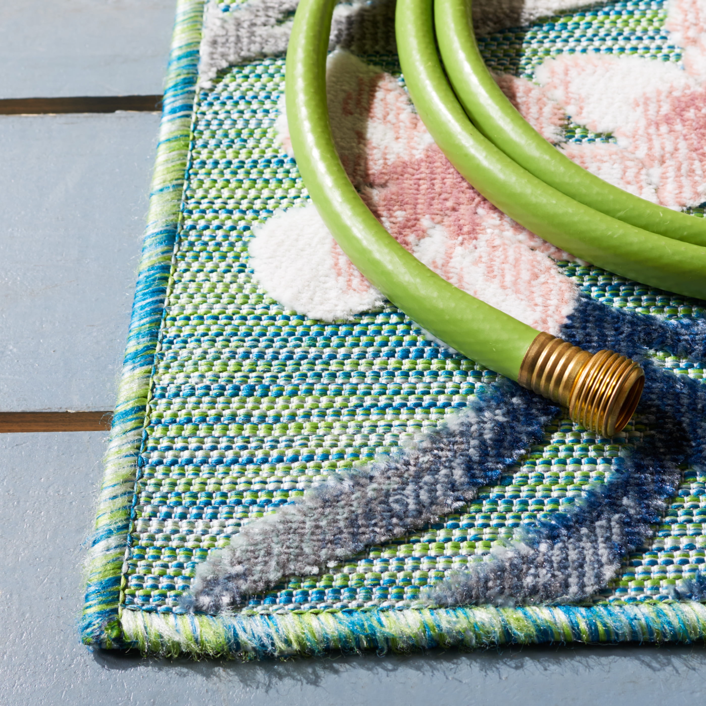 SAFAVIEH Cabana Kade Indoor/Outdoor Area Rug, Green/Navy, 5' x 8'