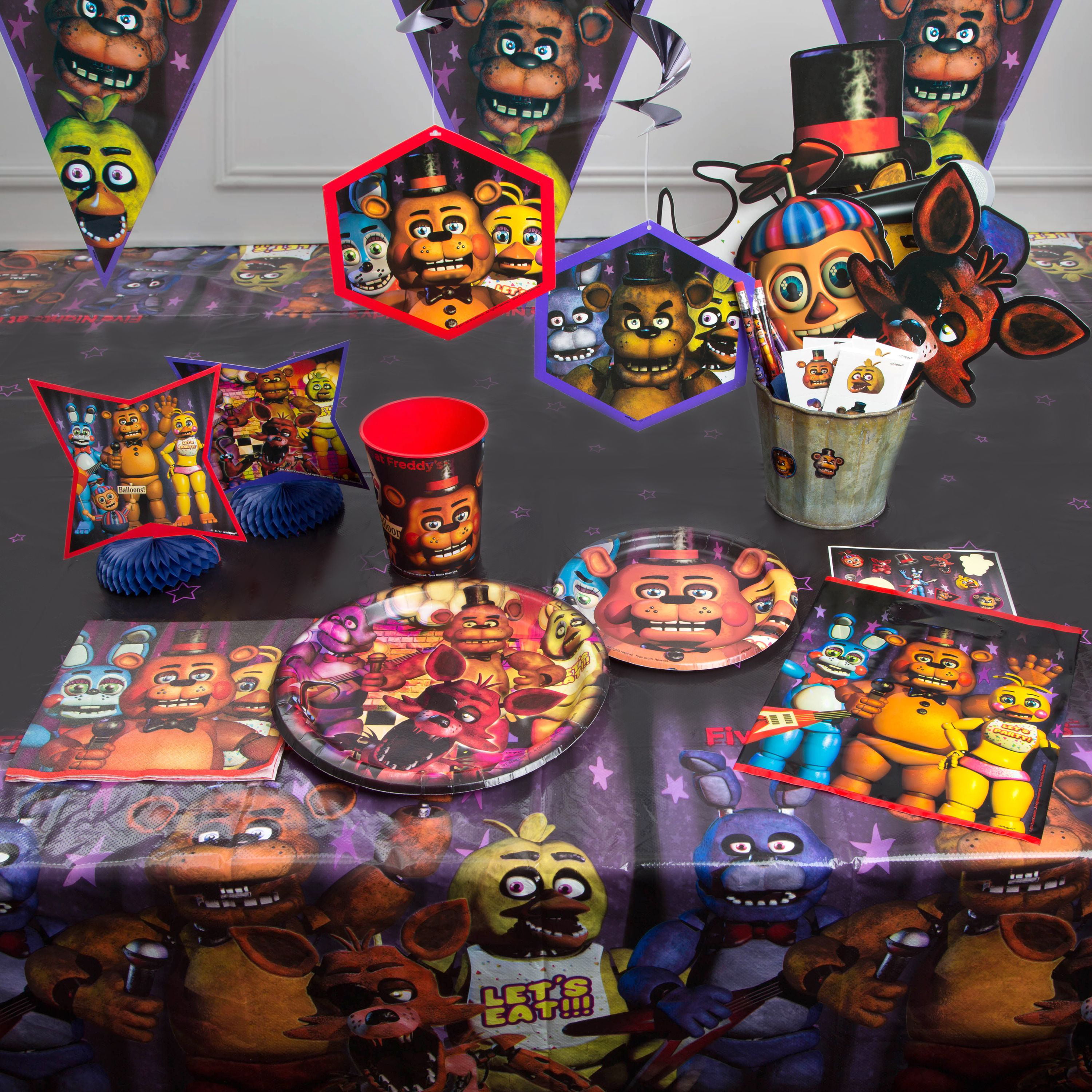 Five Nights at Freddy's Plastic Party Tablecloth, 84 x 54in 