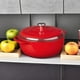 thumbnail image 5 of Dutch Oven Lodge, hierro fundido esmaltado, 7.5 cuartos de galón, color rojo especiado, 5 of 5