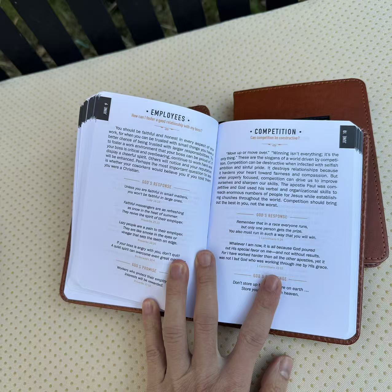 One Minute With God for Men 2026, 365 Days Daily Devotional Books My Daily Devotional Prayer Journal Faux Leather Bible Knowledge Books
