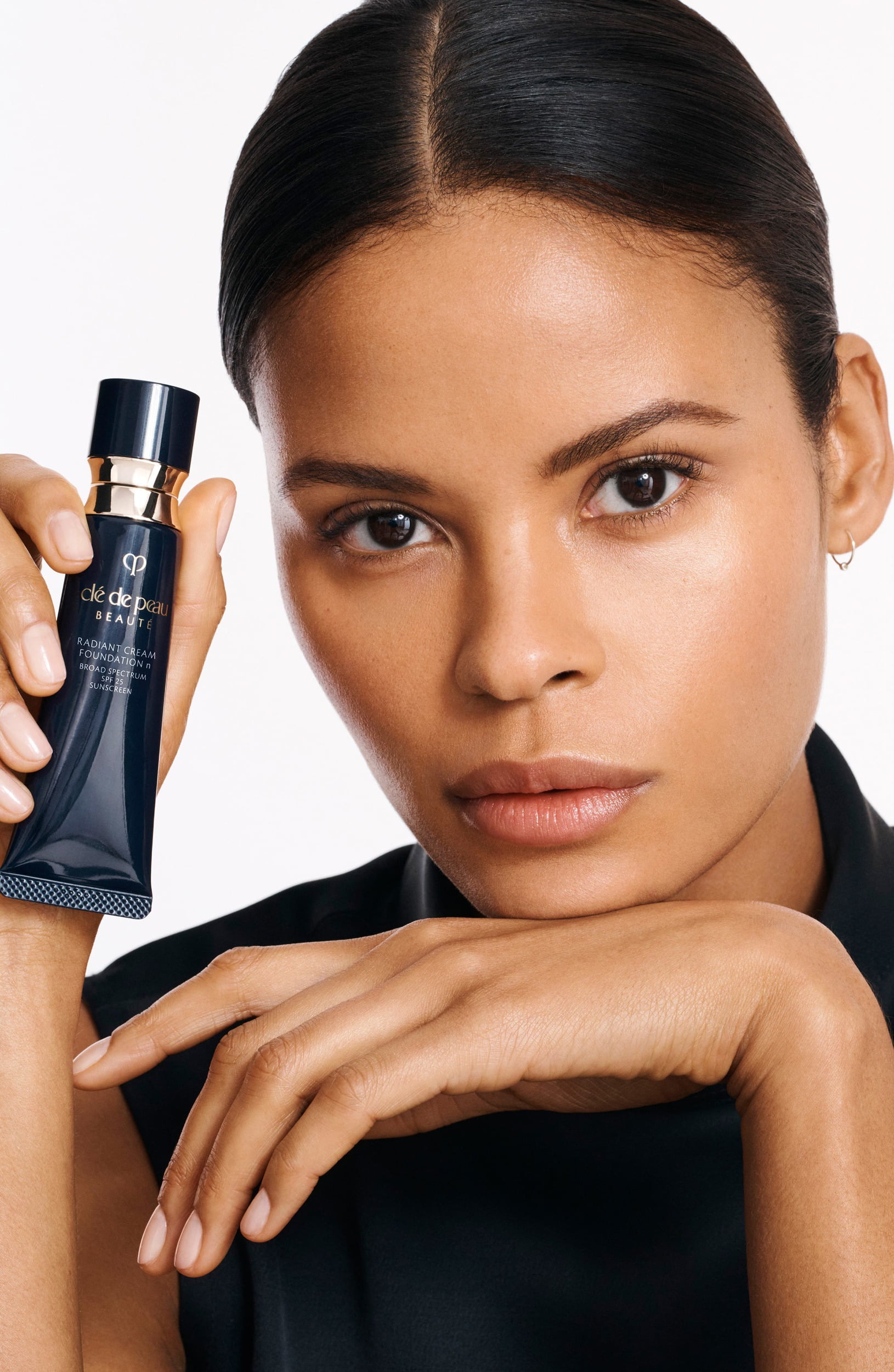 Cle de Peau Radiant Cream Foundation | SPF 25 | 24 Hour Coverage