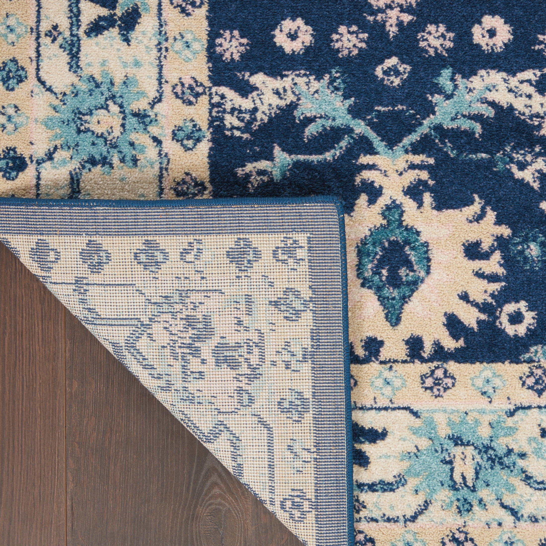 Serene Persian Traditional Navy/Ivory 4' x 6' Area Rug, (4' x 6')