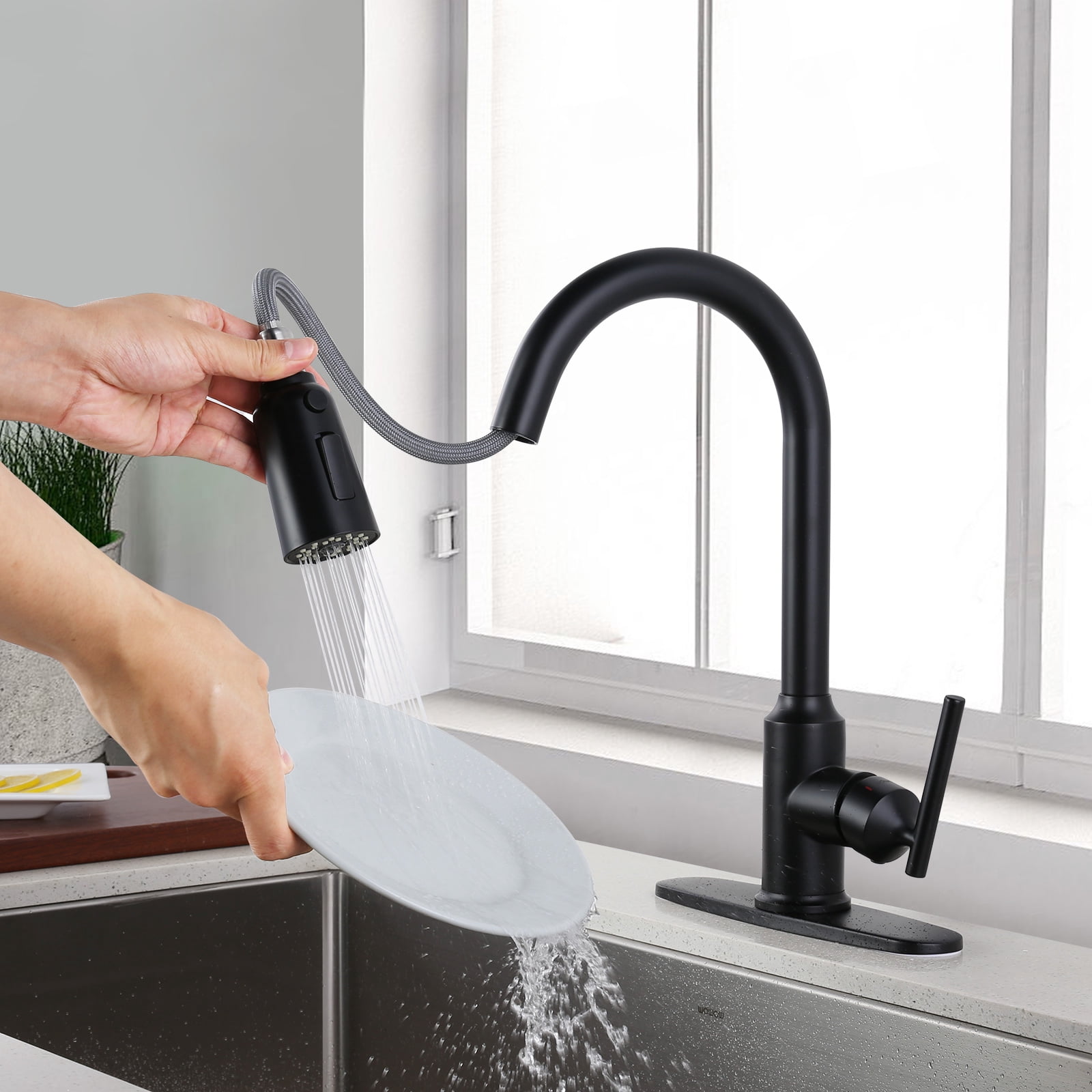 Wowow Single Handle Kitchen Sink Faucet Matte Black Kitchen Faucet with Pull Down Sprayer