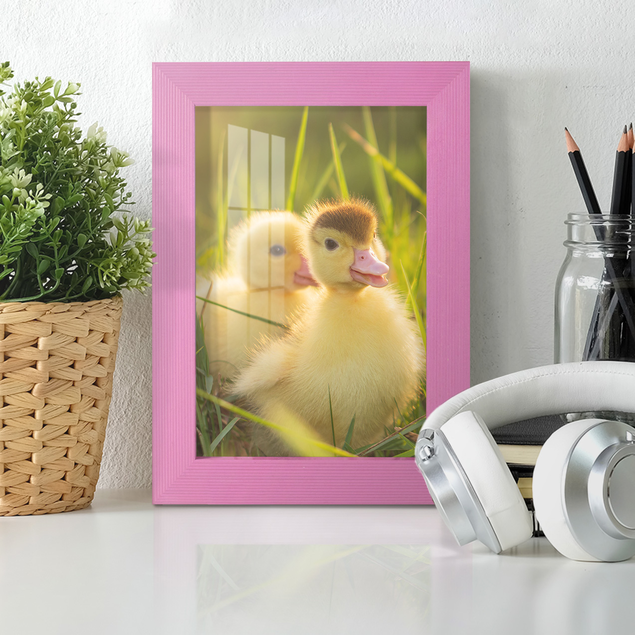 Grooved 5 in. x 7 in. Pink Picture Frame Set (Set of 4)