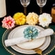 thumbnail image 2 of Servilletero hecho a mano con flores artificiales, hebilla para servilletas, flores simuladas, hojas, servilletero, decoración de mesa, 2 of 8