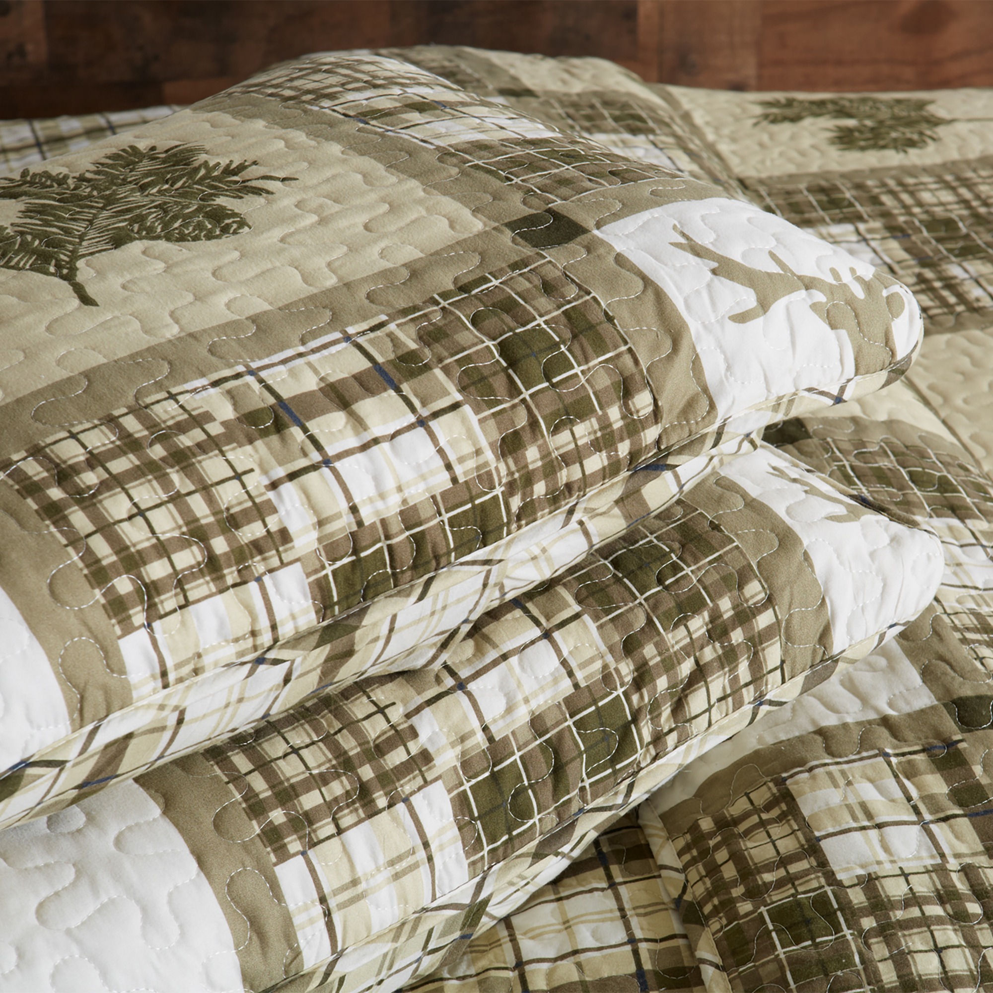 Reversible Quilt Set With Shams 