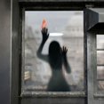 thumbnail image 4 of Pegatinas de pared de Halloween, silueta de fantasma femenino, pegatinas de ventana de Halloween, pegatinas de decoración de pared de terror con ambiente festivo, 4 of 6