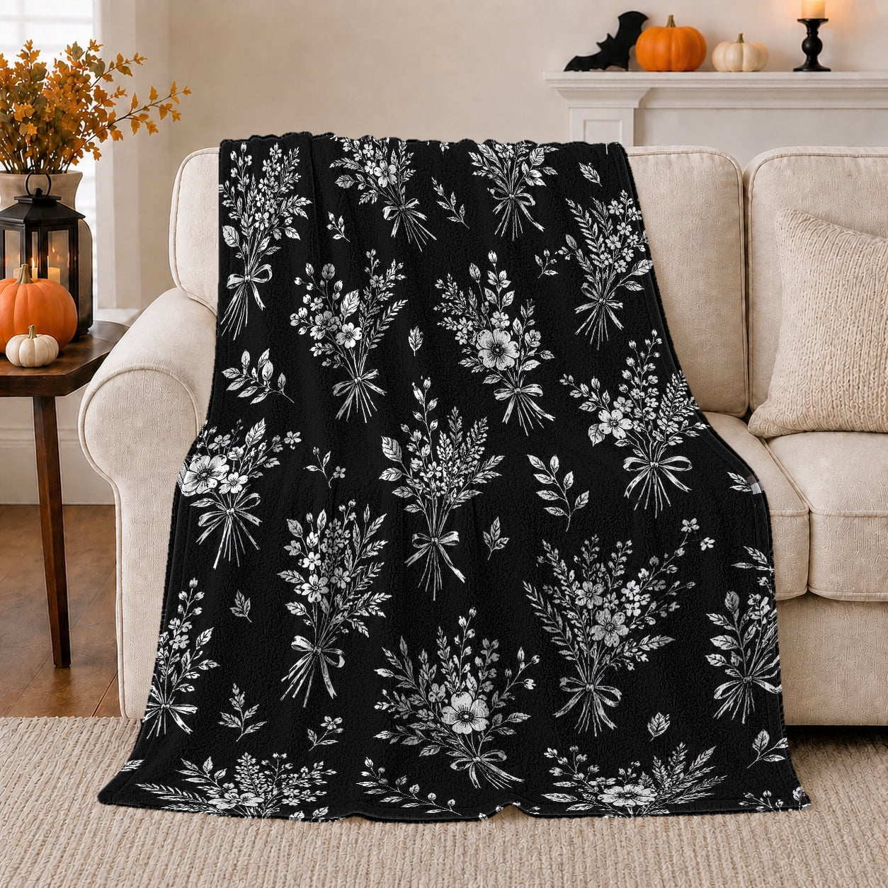 White Wildflower Bouquets on Black Elegant Botanical Style for Flower Lovers Monochrome Meadow Pattern and decorative theme Gift Cozy Flannel Blanket for Bedroom and Guest Room Home Decor
