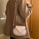 thumbnail image 4 of Bolso de mensajero de moda para mujer, bolso de hombro ligero de cuero de moda, bolso de viaje para ocio, 4 of 5