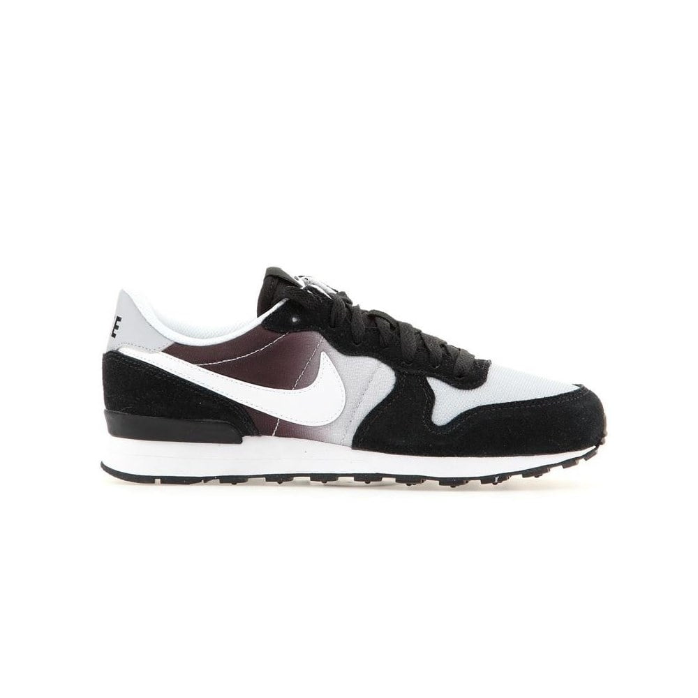 Nike internationalist kids 2025