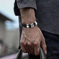 thumbnail image 5 of Pulsera de cuero para hombre con cierre magnético de acero inoxidable negro, 5 of 5