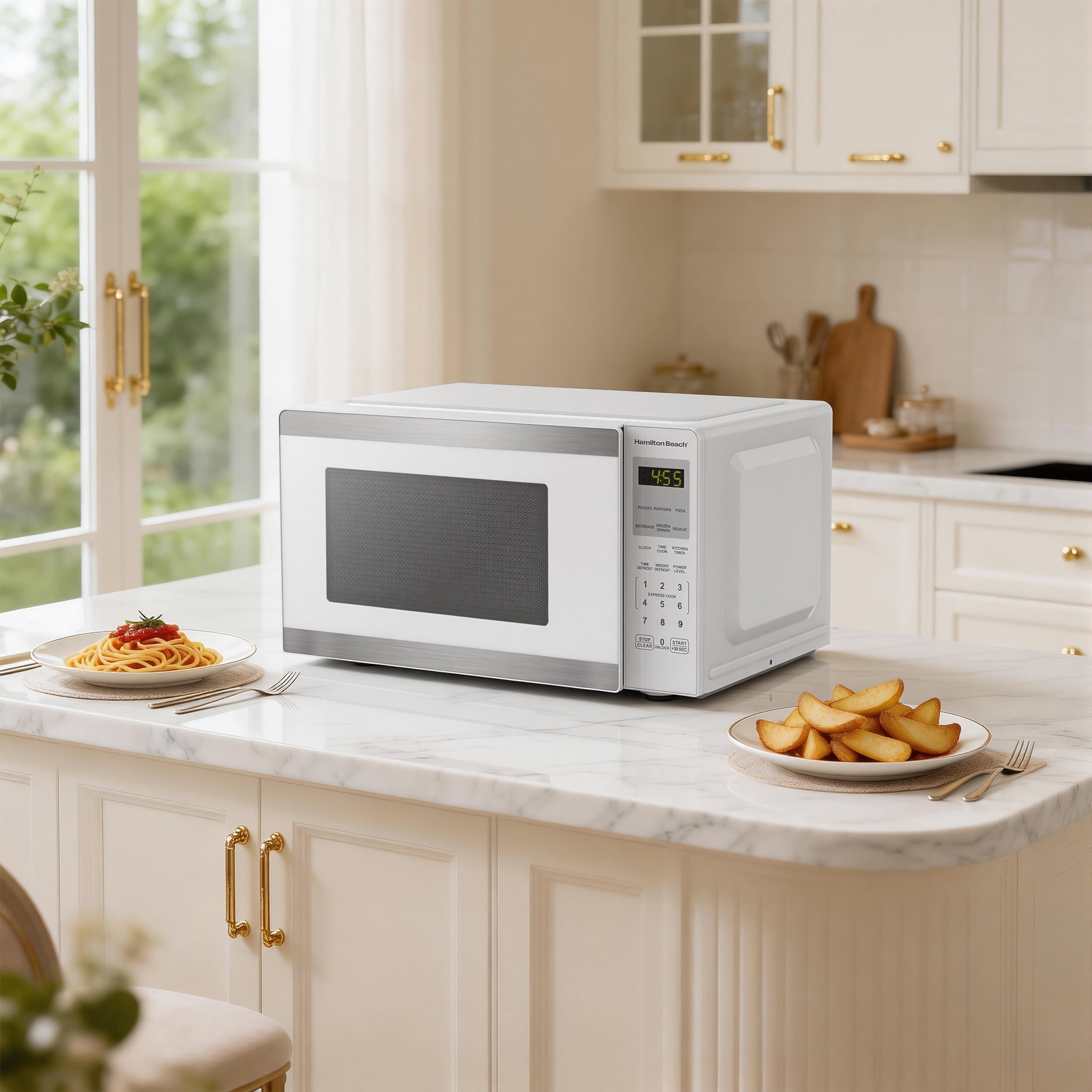 Hamilton Beach Microwave Oven 0.9 cu ft 900W White Stainless Steel