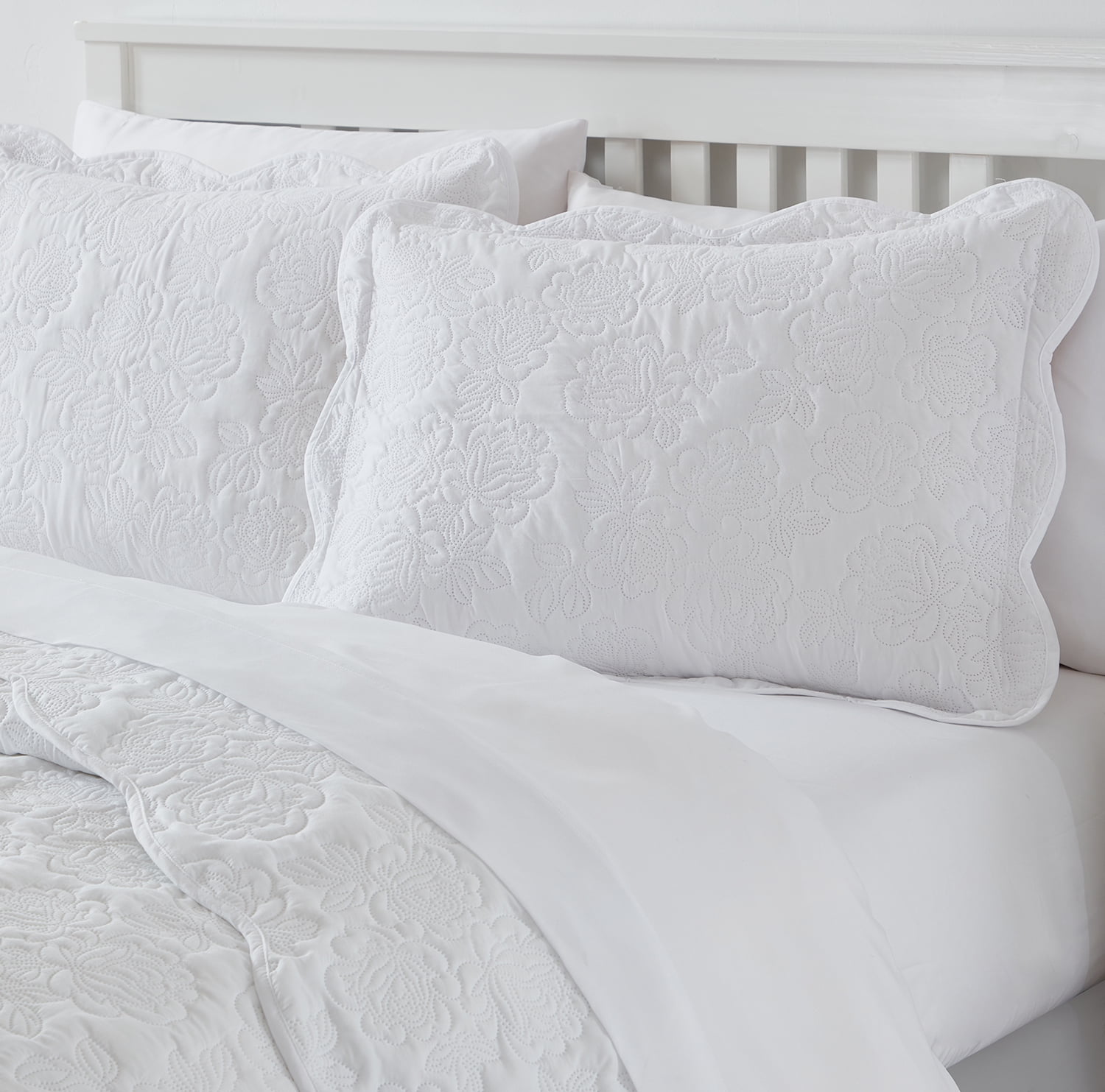 Simply Shabby Chic White Rose 3-Piece Quilt Set, Full/Queen