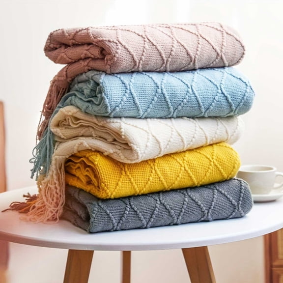 TTJ Fringed Diamond Knit Sofa Throw Blanket 71x51 in Soft Decorative Knitted Bed Blanket Lightweight Cozy Warm Woven Pattern Lap Throw For Couch Bed Gift