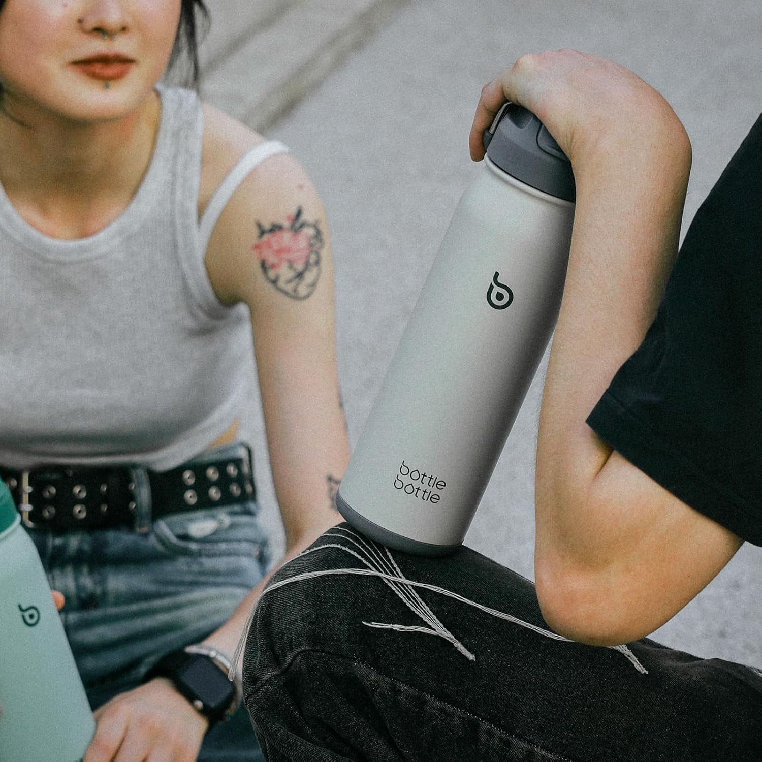 BOTTLE BOTTLE 24 oz sports water bottle stainless steel insulated water bottle with straw and pills holder (gray)