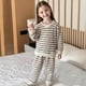 thumbnail image 5 of Conjuntos de blusas y camisas de cuello redondo y manga larga para niños, conjunto de dos piezas de top y pantalones con estampado de letras de invierno, traje informal y cálido de poliéster para niño, 5 of 8