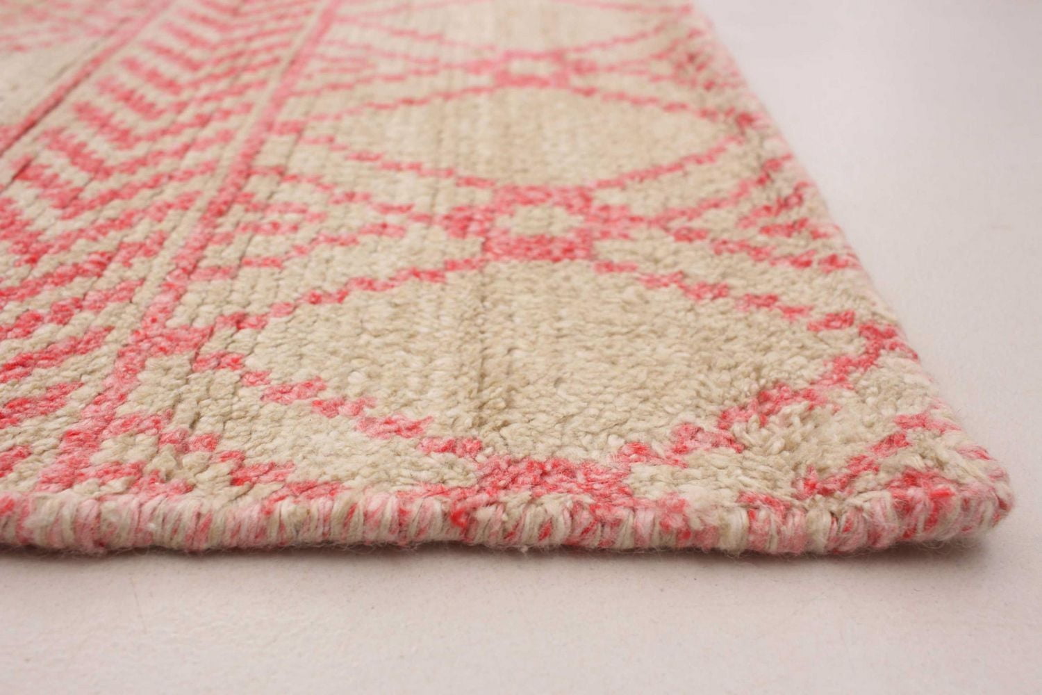 ECARPETGALLERY 4'10" x 7'9" Geometric La Seda Hand-knotted Area Rug for Living Room, Dining Room and Bedroom in Ivory