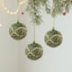 thumbnail image 4 of xihome Adorno navideño de bola verde brillante de 3,14 pulgadas con acabado perlado y baño de polvo dorado, pintado a mano. Decoracin para rbol., 4 of 6