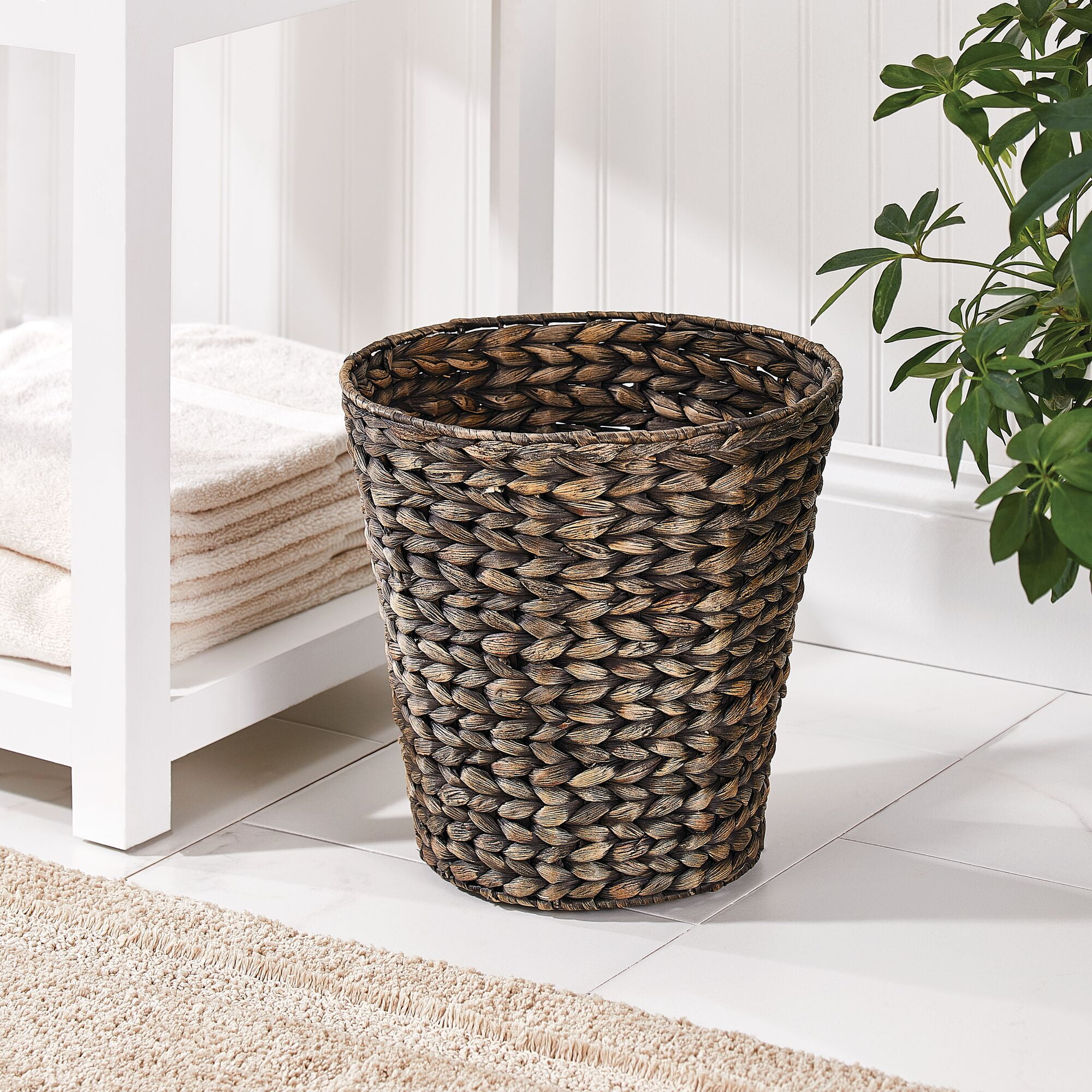 mDesign Small Hyacinth Round Natural Woven Garbage Wastebasket Trash Can, Black