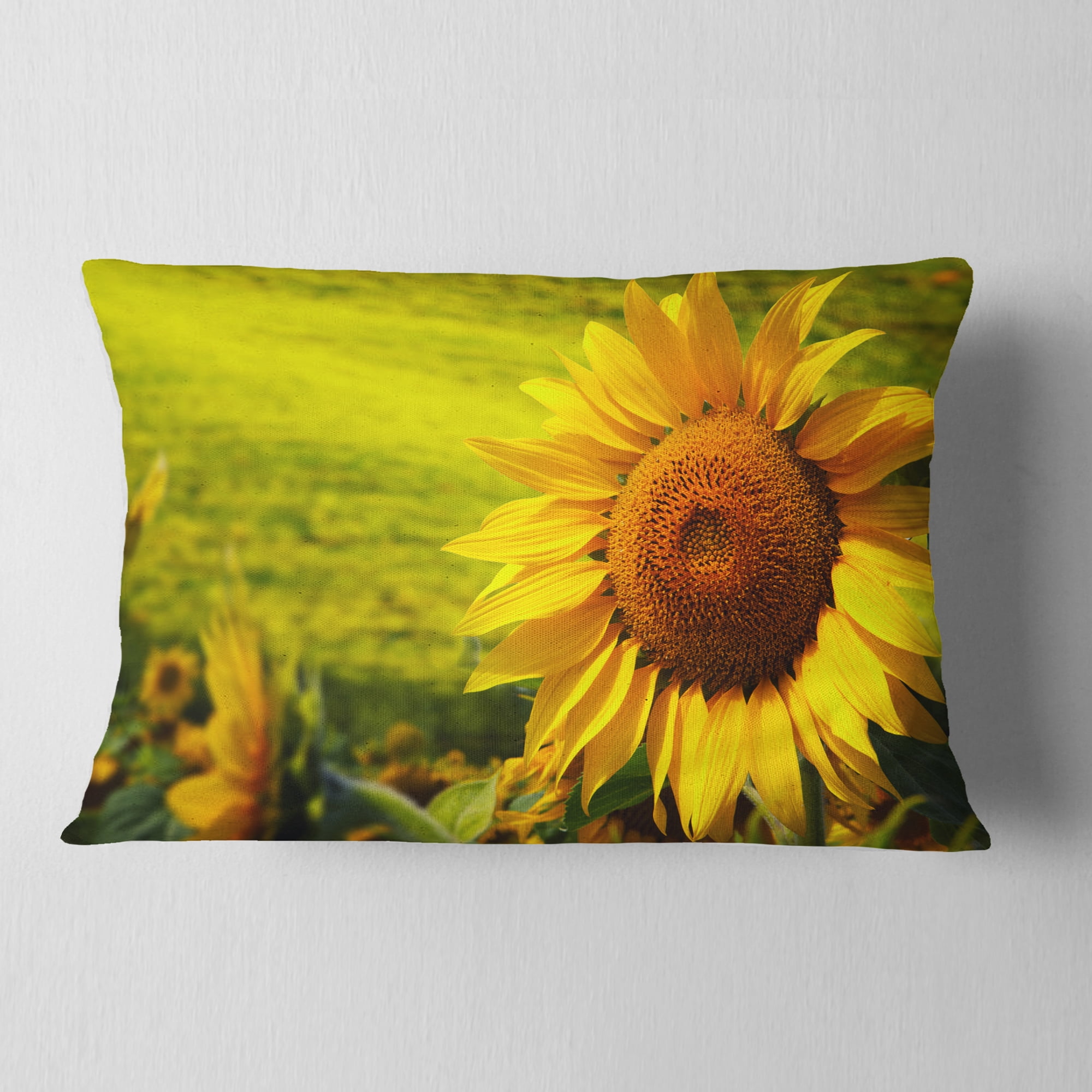 Designart Tuscany Sunflowers on Green - Floral Throw Pillow - 12x20