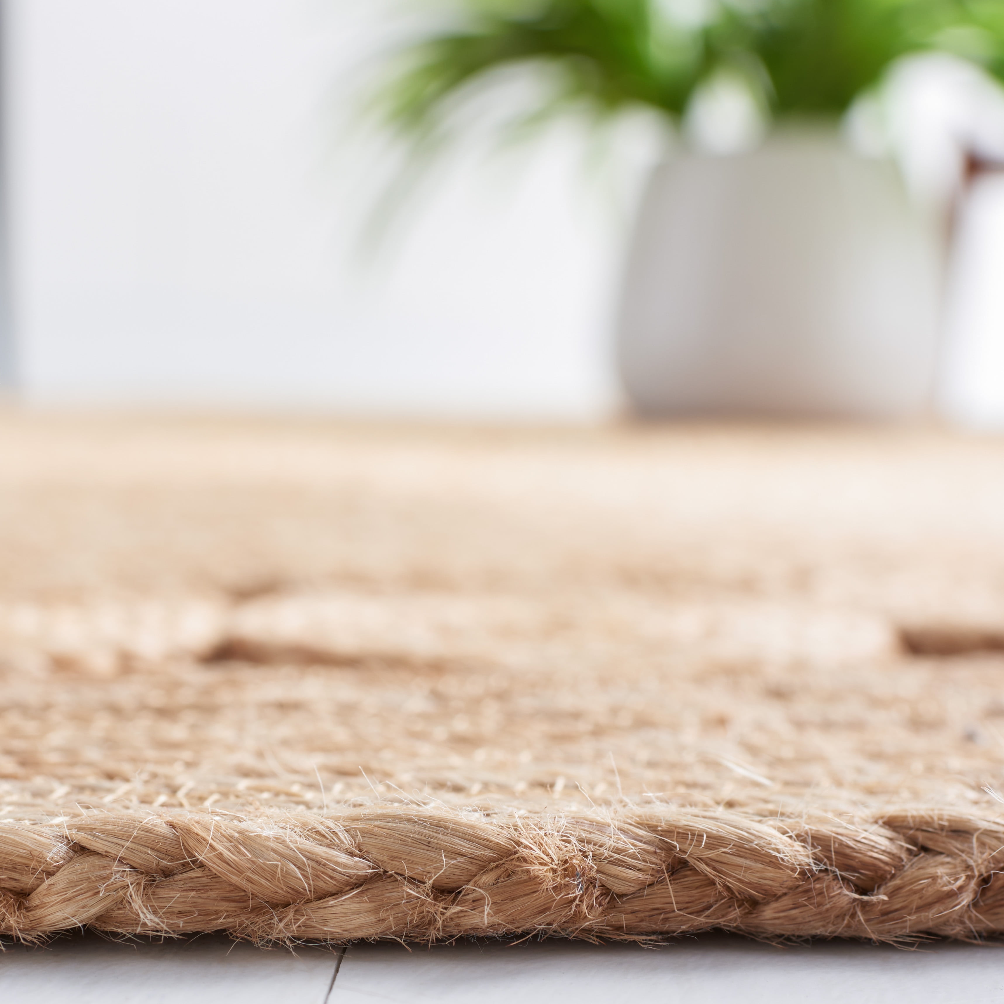 SAFAVIEH Natural Fiber Charmaine Geometric Area Rug, Natural, 7' x 7' Round