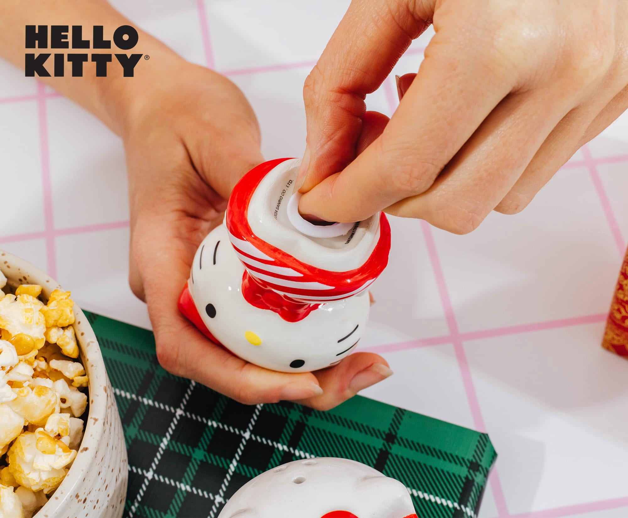 Hello Kitty Salt and Pepper Shaker - Thumbnail 5