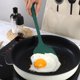 thumbnail image 4 of Espátula de Cocina, Volteador Antiadherente con Cabeza de Silicona, Resistente al Calor, Fácil de Limpiar, Utensilio de Cocina con Mango de Plástico, 33 cm x 10 cm, para Freír, Hornear, 4 of 6