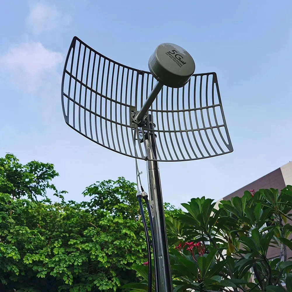 Outdoor Directional WiFi Antennas Kit, Retail Packaging with 30dBi,20meter LMR240 Reception Range