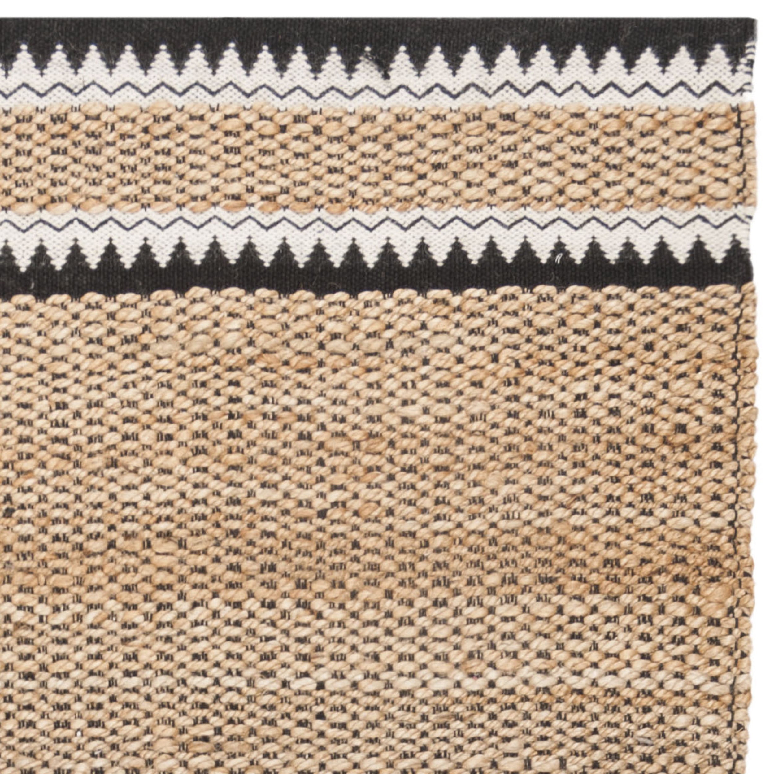 SAFAVIEH Natural Fiber Becky Braided Area Rug, Natural/Black, 6' x 9'