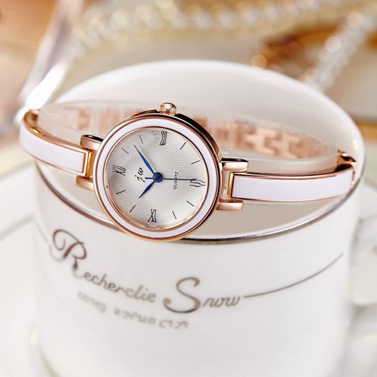 Elegant Simple Casual Metal Bangle Cuff Fashion Watch, Easy Reader Dial, 31mm Amazon.com: Women Classic Silver Tone Easy Read Bangle Cuff  main image 4