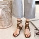 thumbnail image 2 of Sandalias sexis de moda de verano para mujer, correa en el tobillo, moda, punta cuadrada, tacón medio, tacones de estilo romano, novedad de 2023, Stilettos35 para mujer Gao Jinjia LED, 2 of 2
