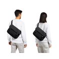 thumbnail image 2 of Bolso Bandolera Bellroy Cinch 12L Resistente al Agua Negro, 2 of 7