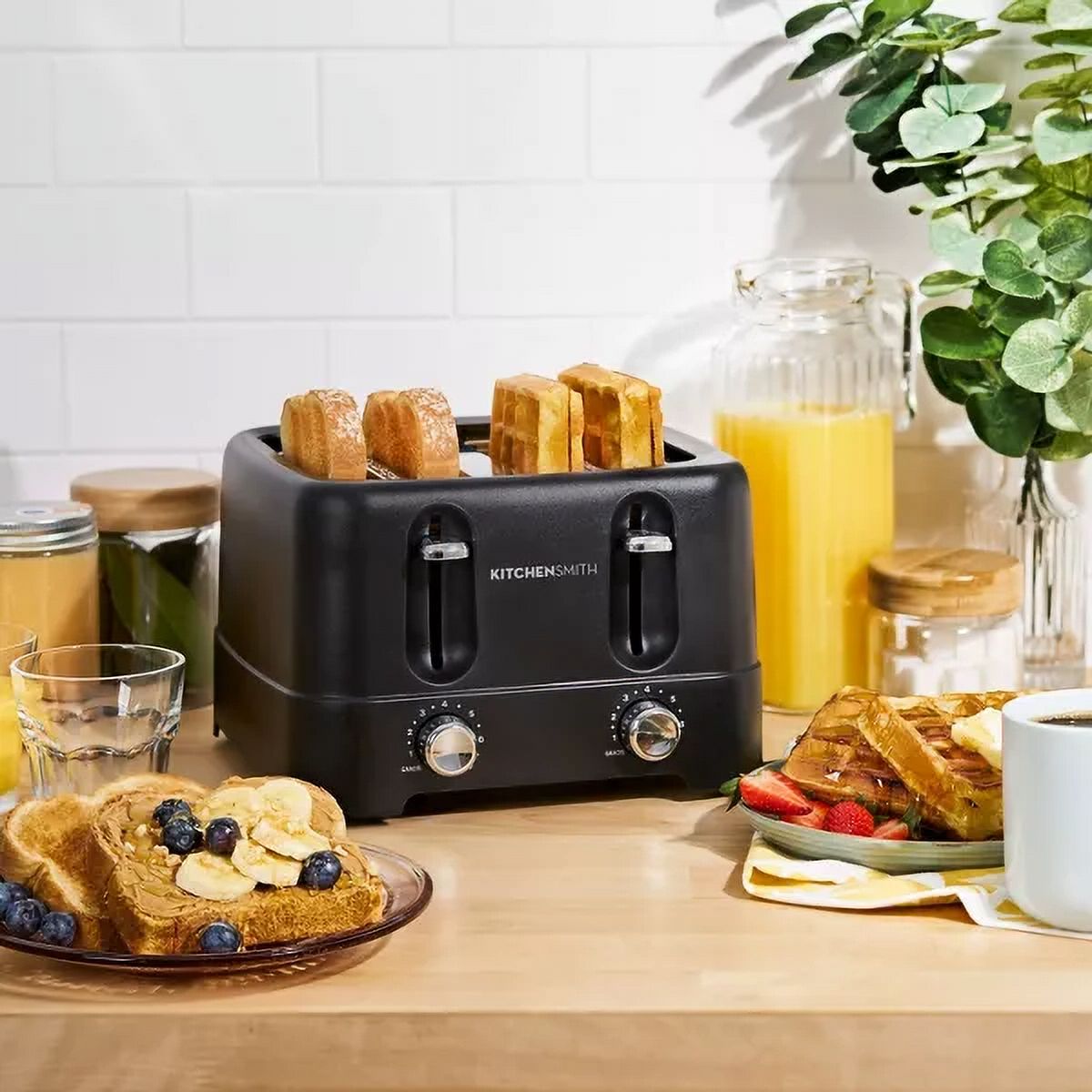 KitchenSmith by Bella 4 Slice Toaster