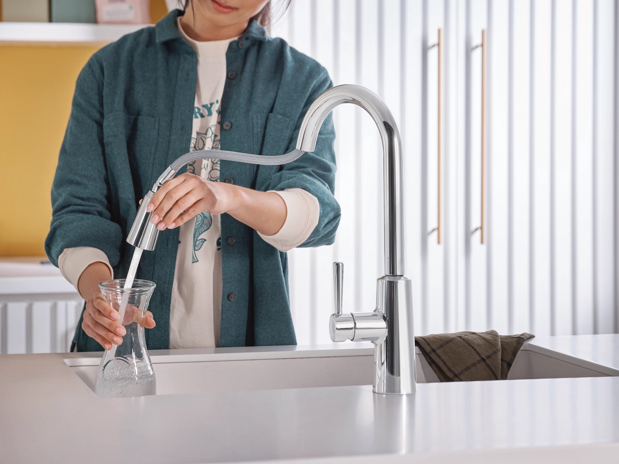 Riley Single-Handle Pull-Down Sprayer Kitchen Faucet with Reflex and Power Clean in Chrome