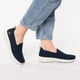 thumbnail image 2 of Zapatilla de senderismo Skechers azul marino/blanco para mujer, 2 of 7