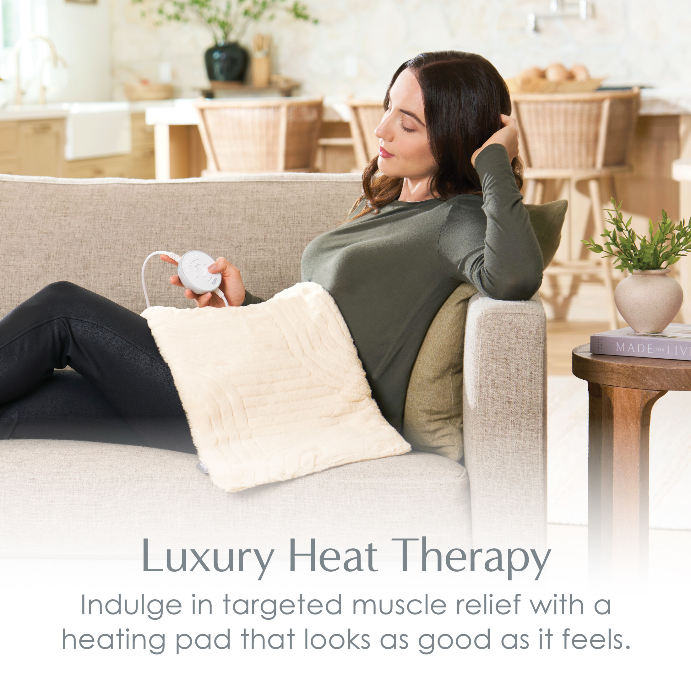 Pure Enrichment PureRadiance Luxury Heating Pad for Back, Neck, & Shoulder Pain Relief, Patented Design, Soft Faux Fur & Micromink, 6 Heat Settings, Machine Washable, 12”x24” (Golden Sands)
