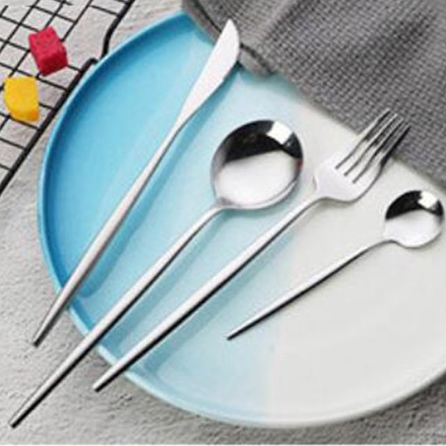 Ensemble de Couverts Occidentaux en Acier Inoxydable 4 Pcs, Coutellerie avec Fini Doré pour Repas et Réceptions