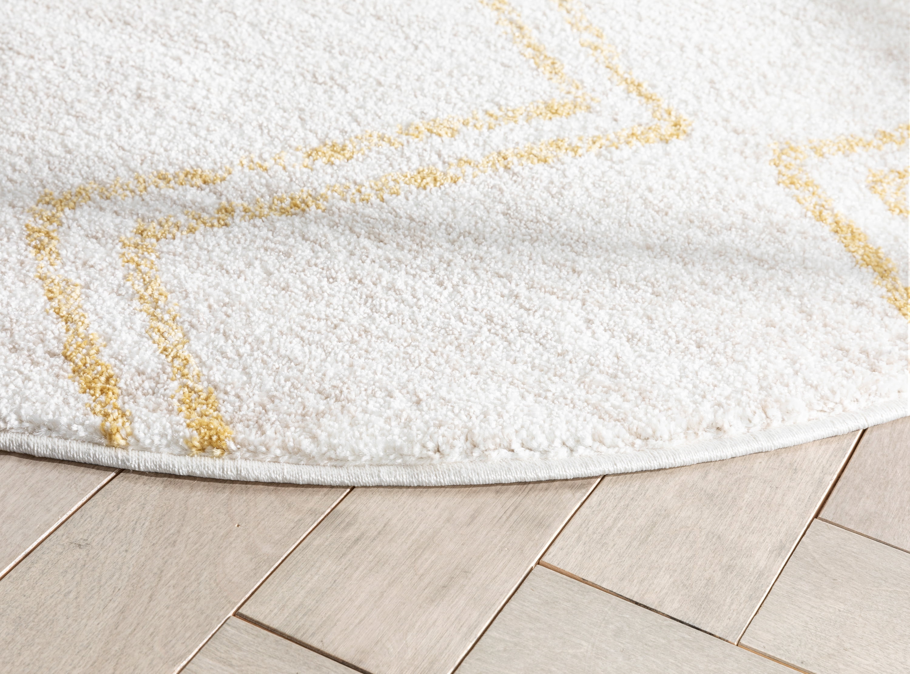 Well Woven Kennedy Chevron Area Rug, 4' x 4', Cotton Fringe For Authentic Look, Super Soft Pile, Durable, Easy To Clean