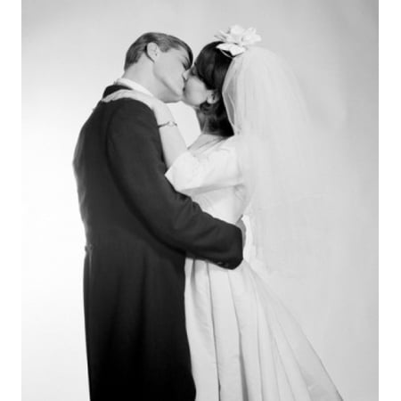 Newly married couple kissing Canvas Art -  (18 x