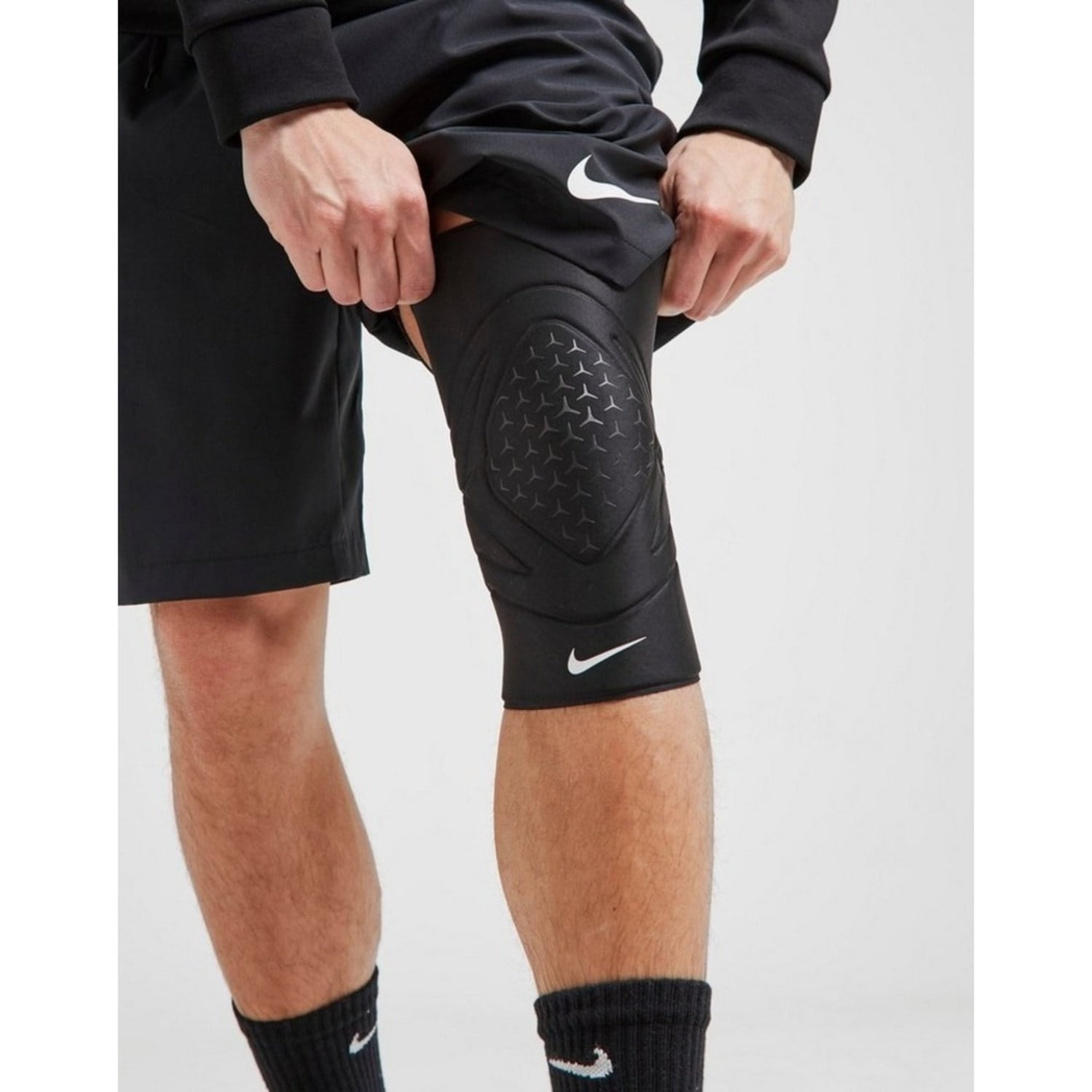 Nike Adult Pro Closed Patella 3.0 Compression Knee Support Walmart