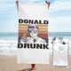 thumbnail image 1 of Toalla de playa con bandera de Donald Trump borracho para beber cerveza, 4 de julio, toallas de baño de microfibra, manta de playa suave para desfiles, natación, yoga, mujeres y hombres, 1 of 4
